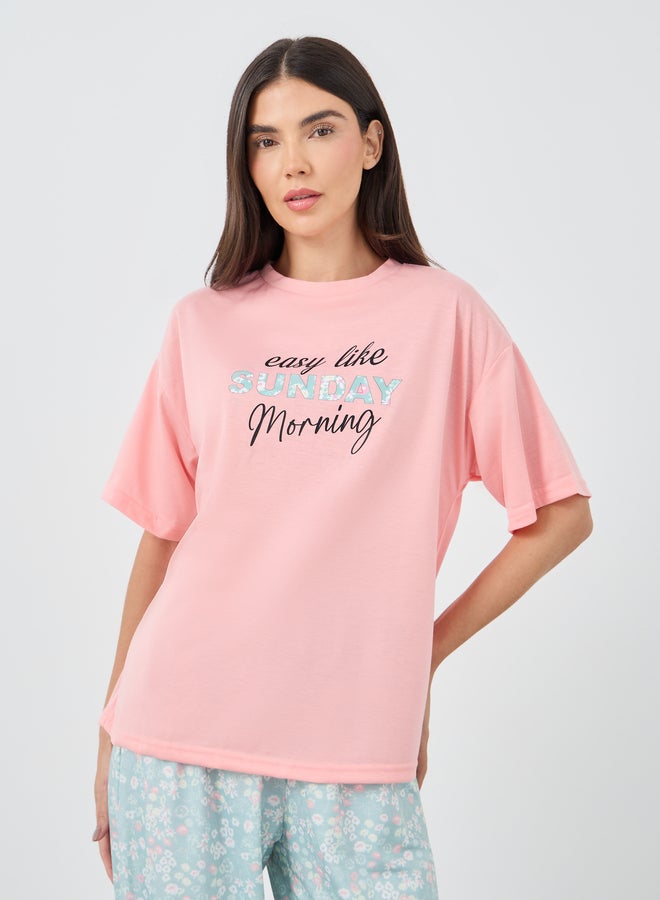 Styli Sunday Morning Slogan Drop Shoulder T-Shirt and Ditsy Floral Pyjama Set - Image 2