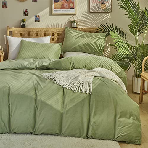 KAREVER Sage Velvet Comforter Set - King Size, 3 Pieces - Solid Sage Green Flannel & Velvet Blanket - Winter Bedding Set - Image 2
