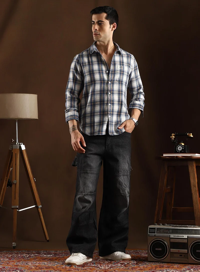 Campus Sutra Campus Sutra Men's Off-White & Denim Blue Gradient-Check Regular Shirt For Casual Wear | Spread Collar | Long Cuffed Sleeves | Button Closure | Shirt Crafted With Comfort Fit For Everyday Wear