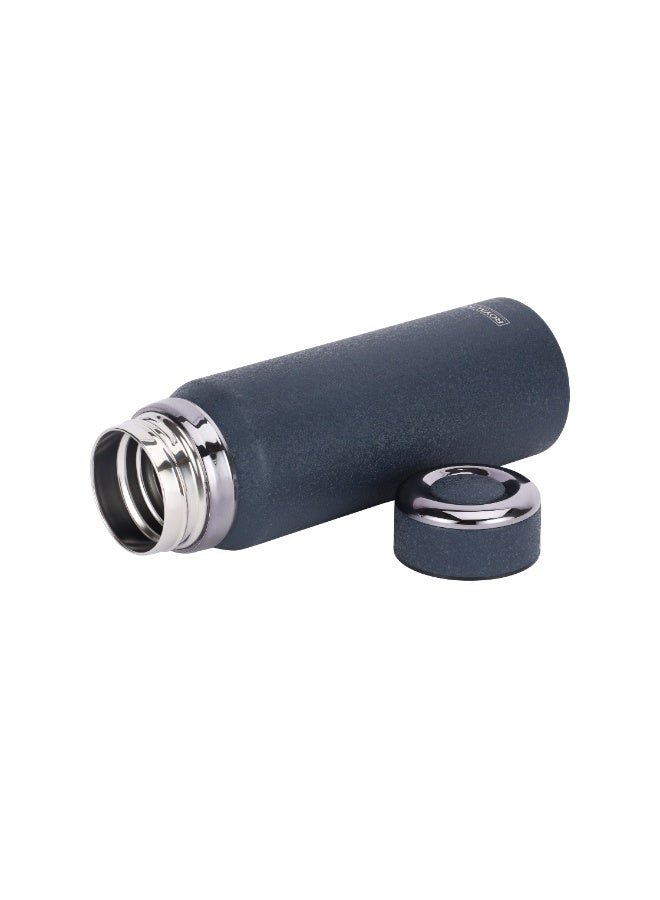 Royalford 800ml Stainless Steel Vacuum Bottle RF12805 Hot and Cold, Preserves the Flavor and Freshness, Unbreakable Portable, Leak-Resistant and Light-Weight Assorted Colors - Image 4