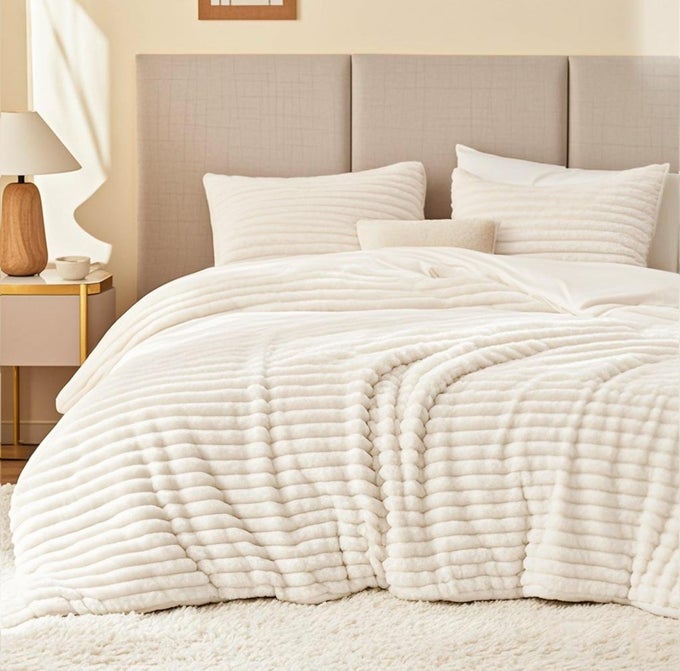 FLUFFY COMFORTER SET QUEEN SIZE SUPER SOFT FAUX FUR STRIPE JACQUARD COMFORTER 3 PIECES CREAM WHITE FLEECE BEDDING SETWINTER WARM BED SET1 COMFORTER WITH 2 PILLOWCASES