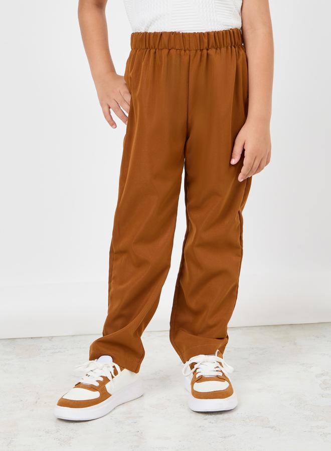 Styli Styli Patch Detail Textured T-shirt and Relaxed Fit Pant Set - Image 5