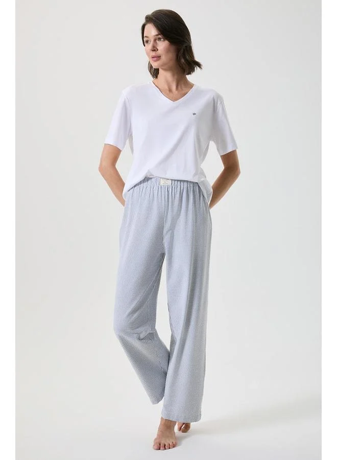 Penye Mood V-neck striped pajama set.