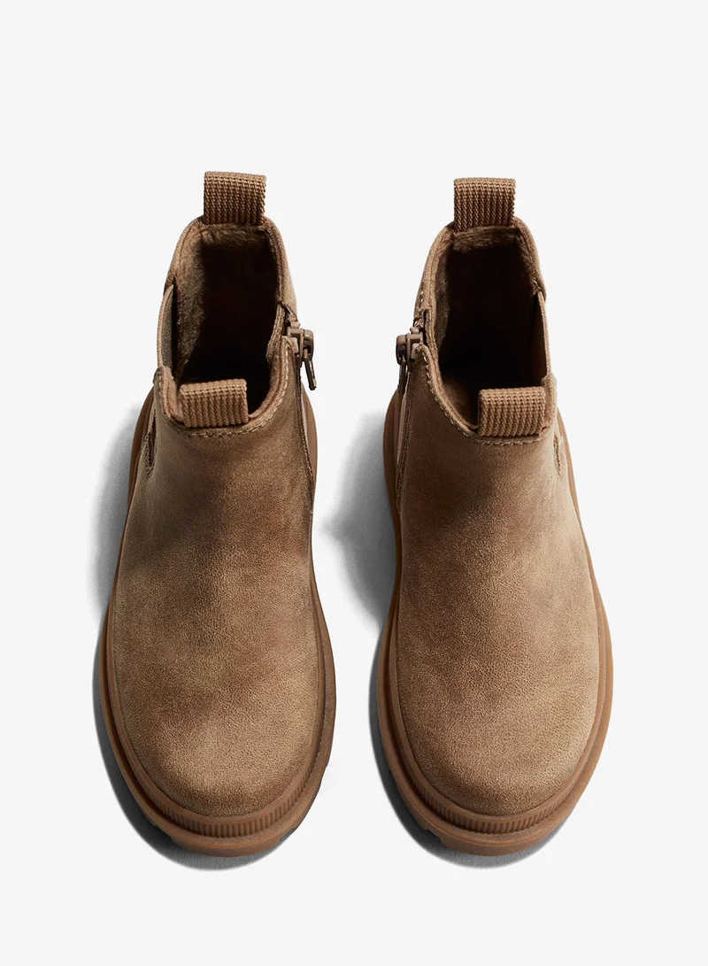 اتش اند ام بووت تشيلسي