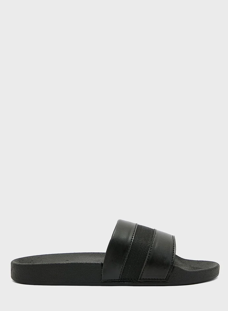 Seventy Five Webbing Detail Slides