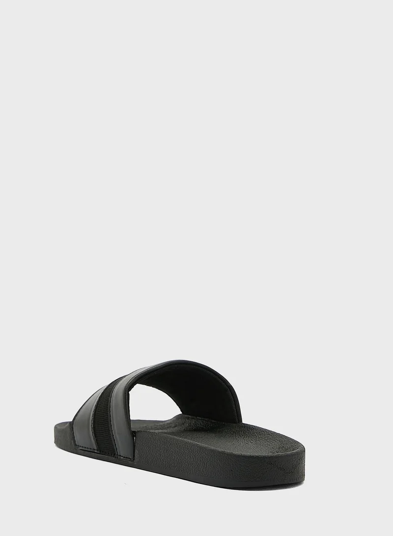 Seventy Five Webbing Detail Slides