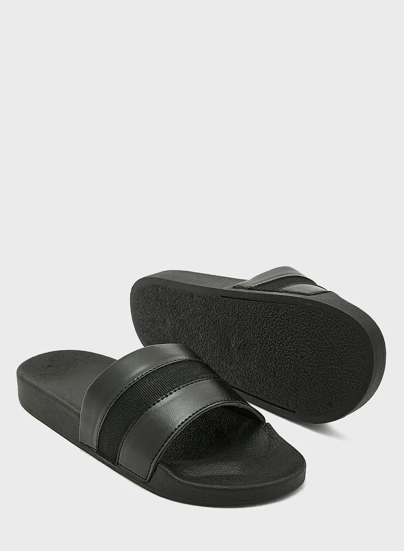 Seventy Five Webbing Detail Slides