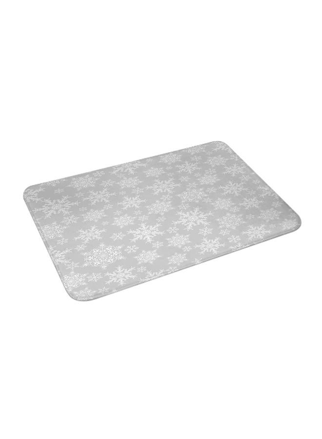 rouihot Bath Mats for Bathroom Decor Christmas Snowflakes White on Gray Cozy Washable Floor Rug Carpets Bath Rug Mat Non Slip Backing 20x30 Inches for Indoor Bedroom Kitchen - Image 2
