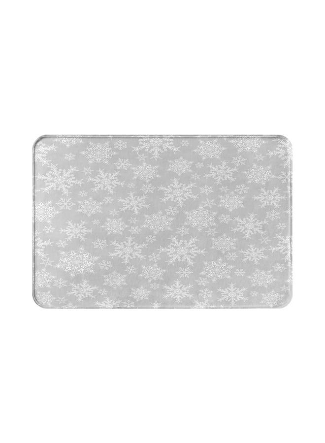 rouihot Bath Mats for Bathroom Decor Christmas Snowflakes White on Gray Cozy Washable Floor Rug Carpets Bath Rug Mat Non Slip Backing 20x30 Inches for Indoor Bedroom Kitchen - Image 1
