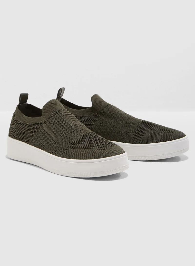 STEVE MADDEN Beale Slip on