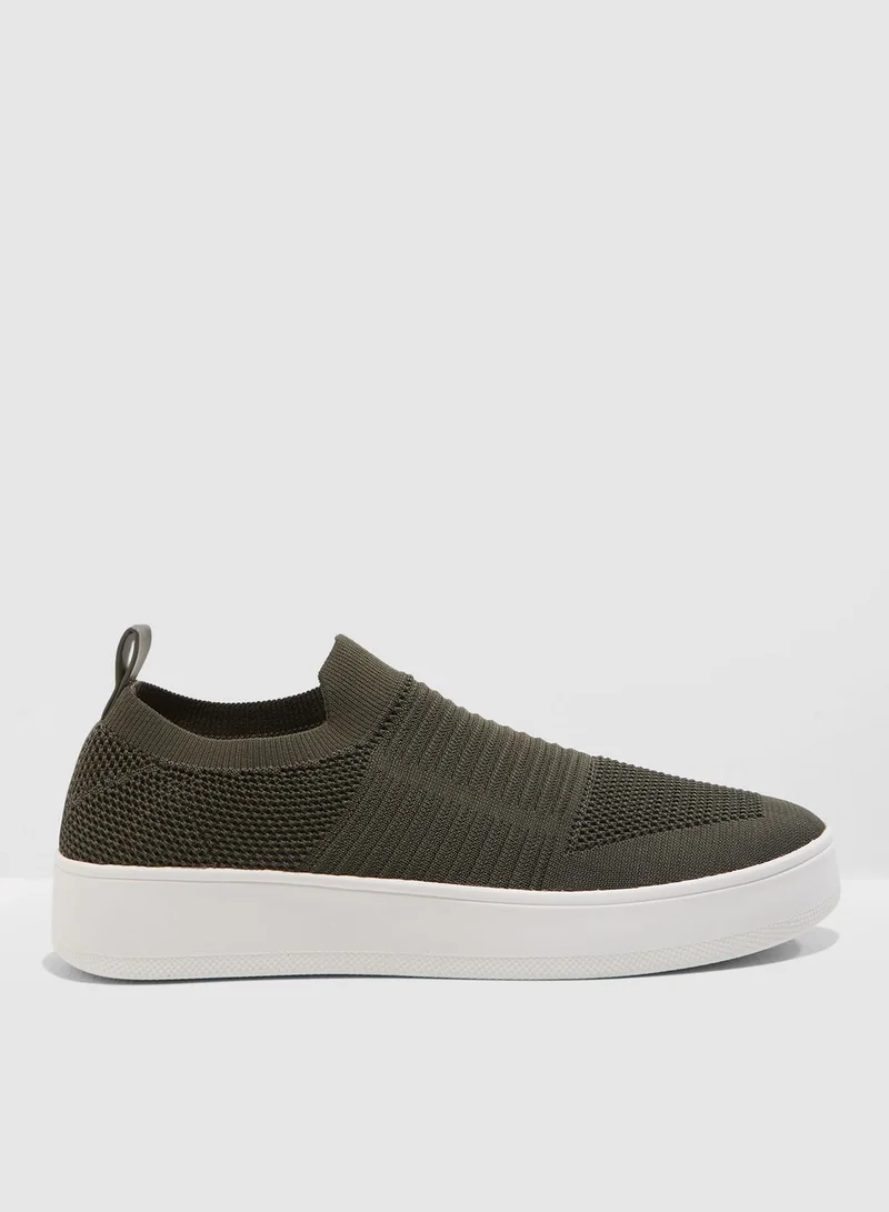 STEVE MADDEN Beale Slip on
