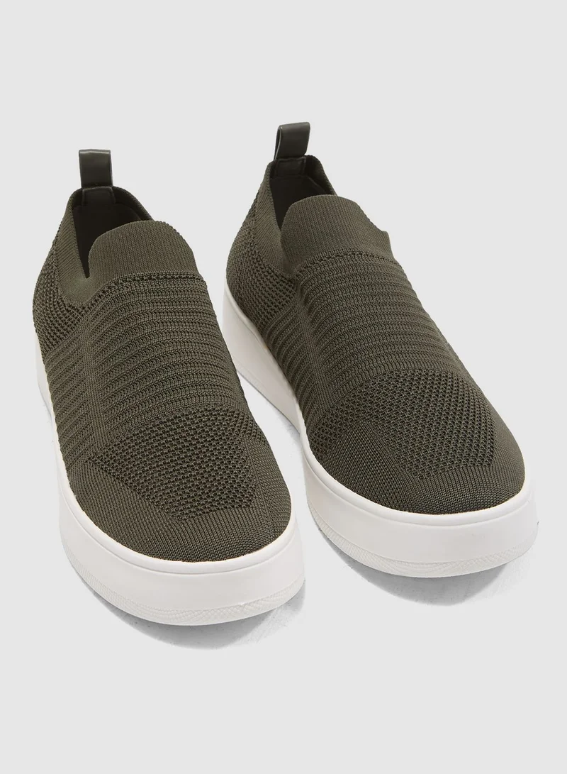STEVE MADDEN Beale Slip on