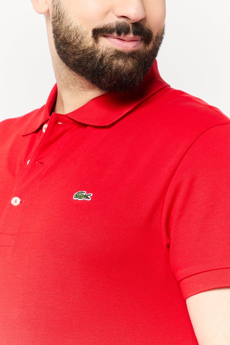 LACOSTE قميص بولو بأكمام قصيرة ضيق للرجال، مزين بشعار، أحمر - Image 3