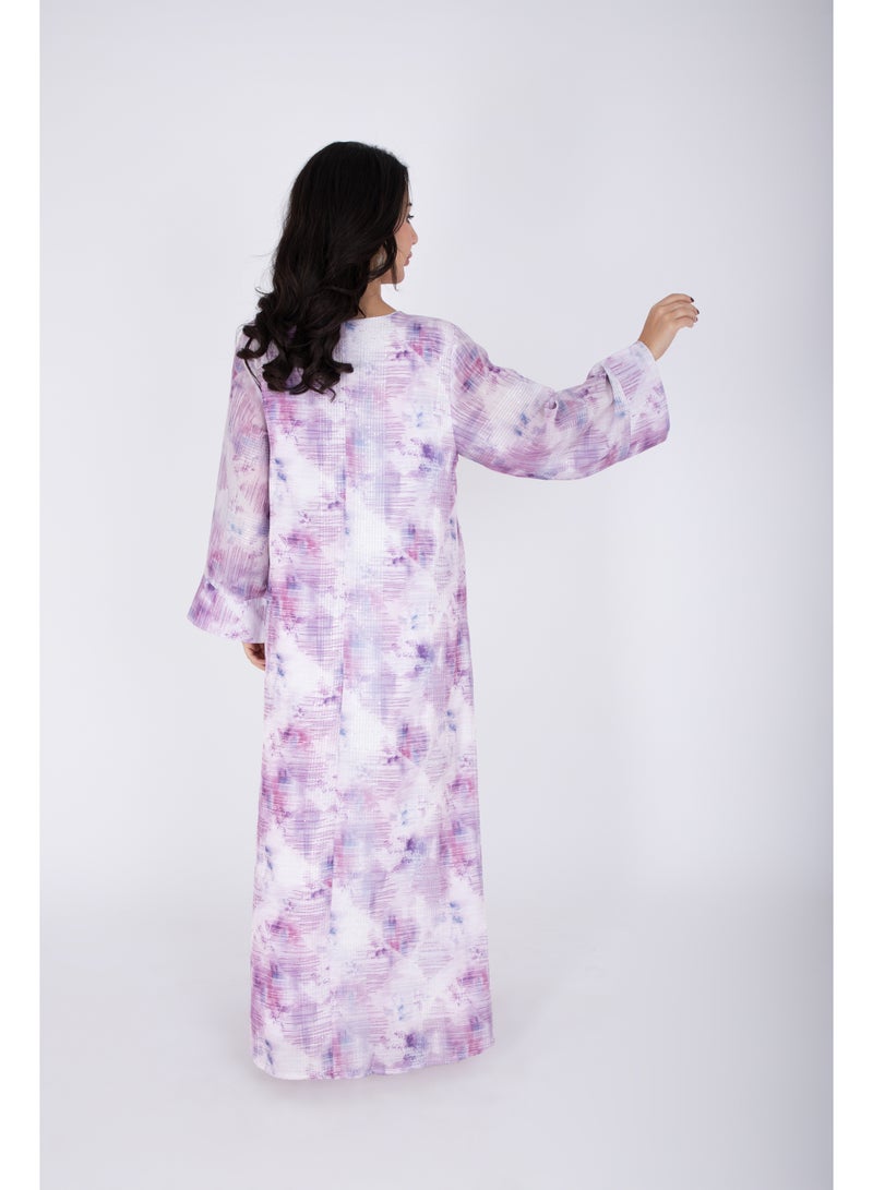 اكسا جلابية مطرزة بالكريستال بتصميم رقيق - Image 4