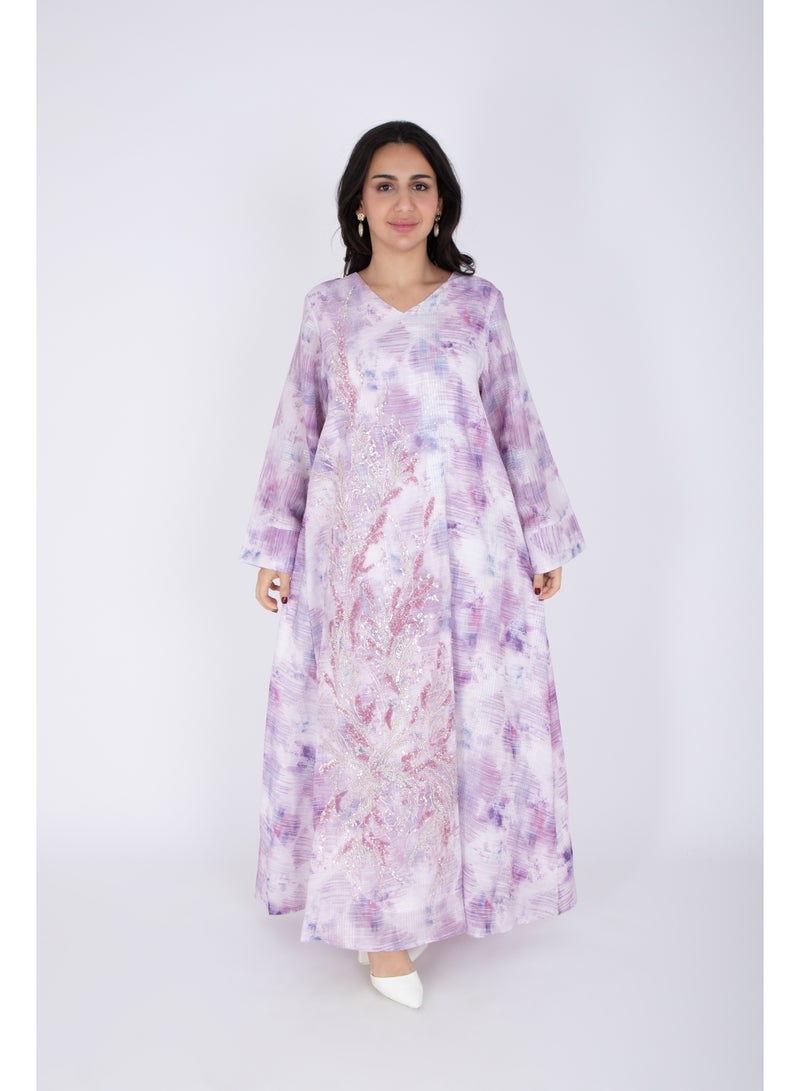 اكسا جلابية مطرزة بالكريستال بتصميم رقيق - Image 5