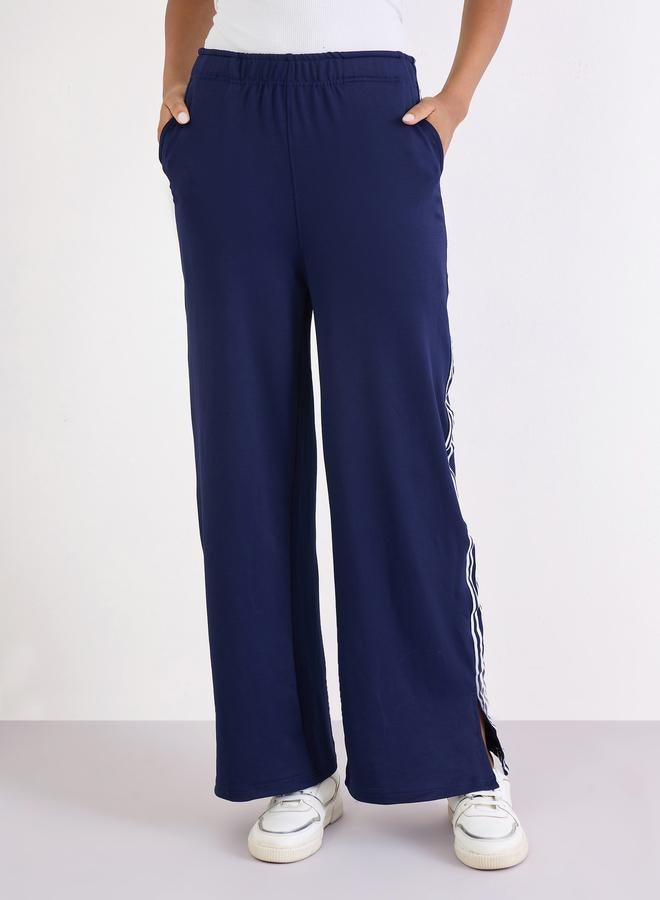 ستايلي جوغر بأرجل واسعة مع أشرطة جانبية - Image 3