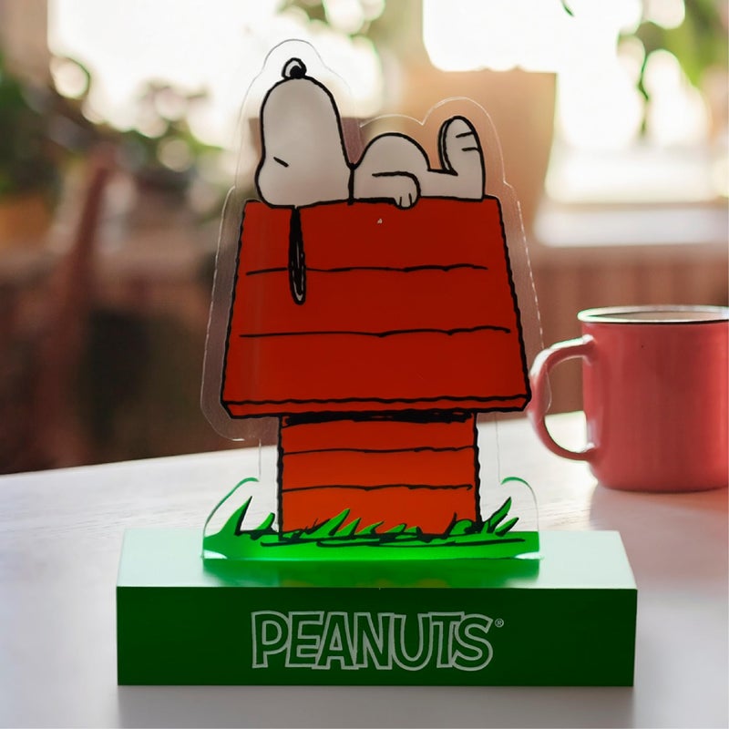 Mark Feldstein & Associates Mark Feldstein, Peanuts Snoopy's Doghouse LED Illuminated Acrylic Tabletop Light, 6 Inch - Image 4