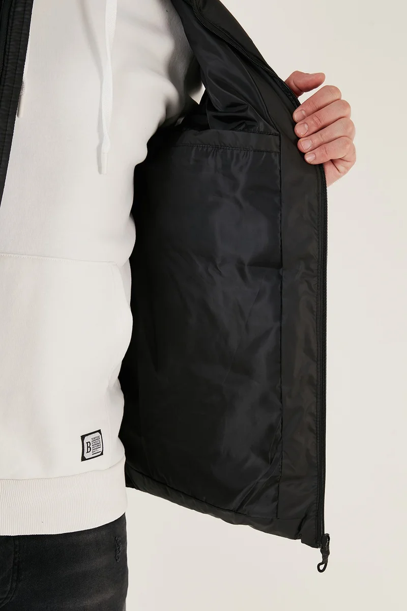 بوراتي Slim Fit Water and Wind Resistant Stand Collar Inflatable Vest Men's Vest 649008