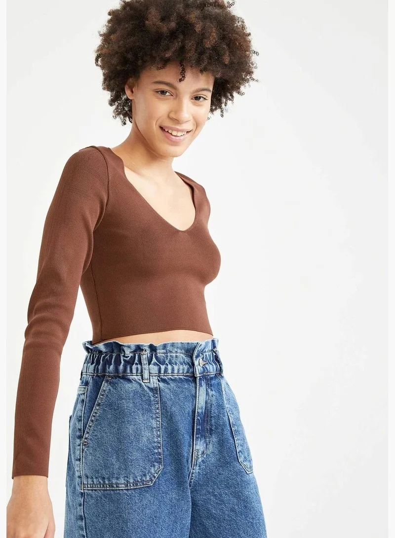 ديفاكتو V-Neck Long Sleeve Crop T-shirt