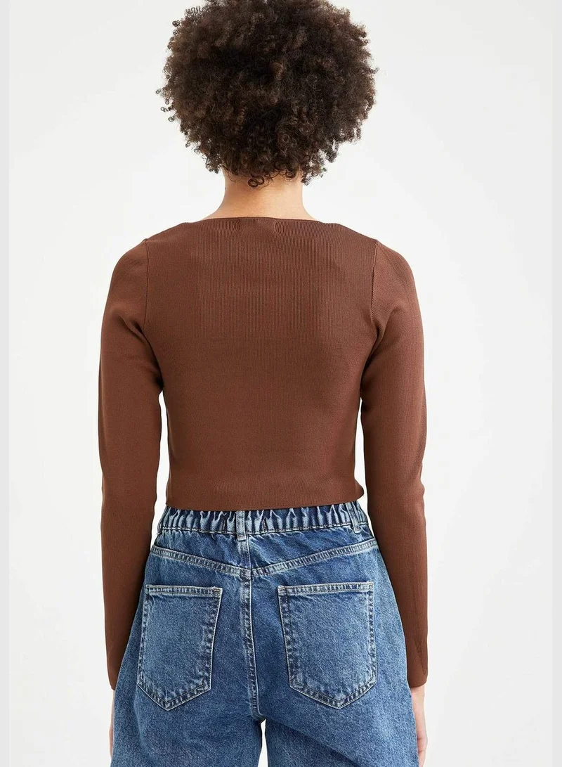 ديفاكتو V-Neck Long Sleeve Crop T-shirt