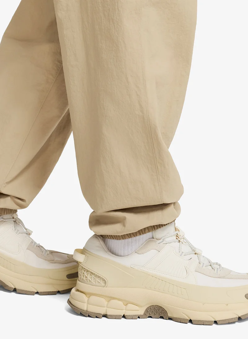 Nike Club Woven Cargo Pants