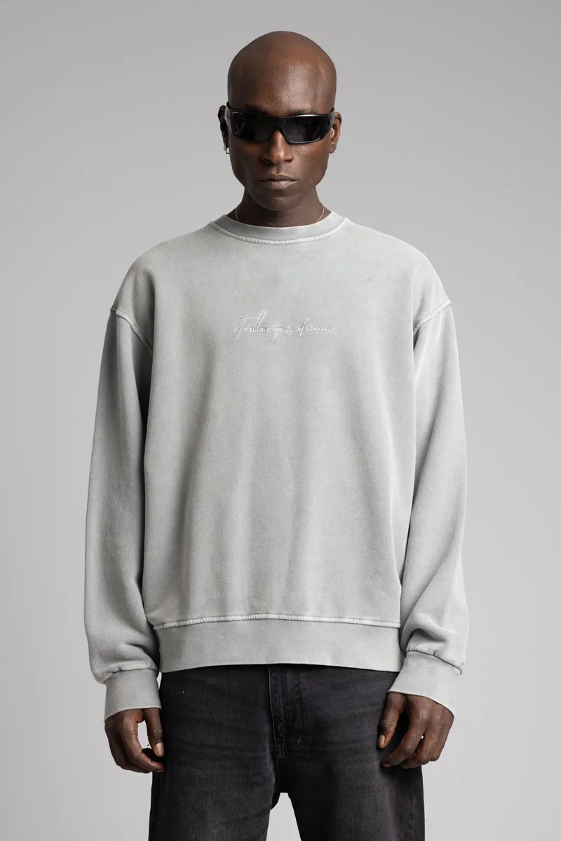 Catch Embroidered Washed Sweatshirt