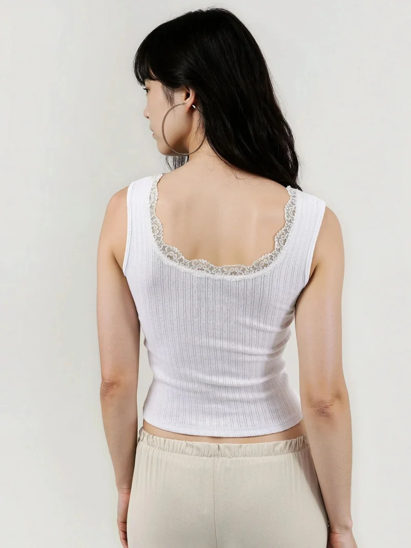 بوسيم بلوزة بدون أكمام بياقة على شكل حرف  وتفاصيل دانتيل من