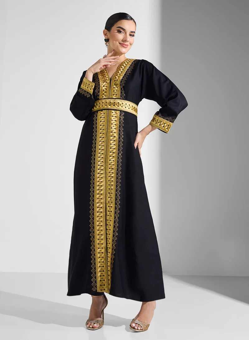 ارابيان كلوزيت عباية مطرزة بحزام