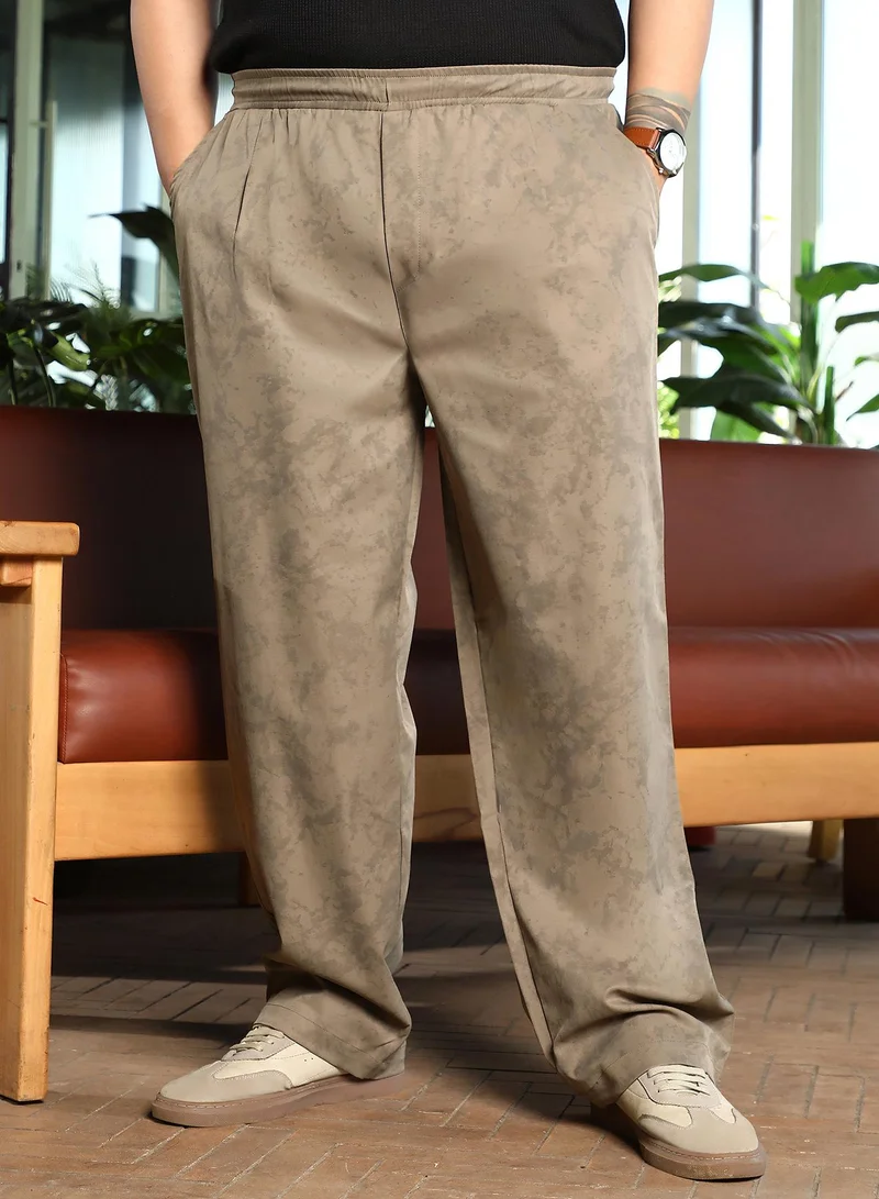 انستافاب بلس Men Splatter-Imprint Relaxed Trousers | Mid-Rise, Elasticated Stretch Waist | Pull On Closure, Straight Hem | Abstract Print Twill Woven Fabric For Plus Size Casual & Daily Wear | Brown