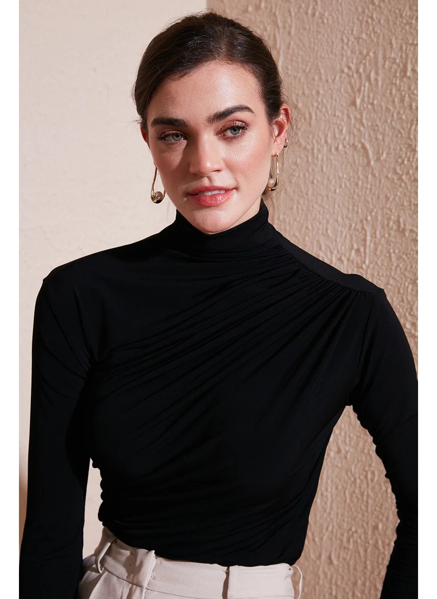 Lela Stretch Gather Detail Slim Fit Stand Collar Blouse Women's Blouse 669925