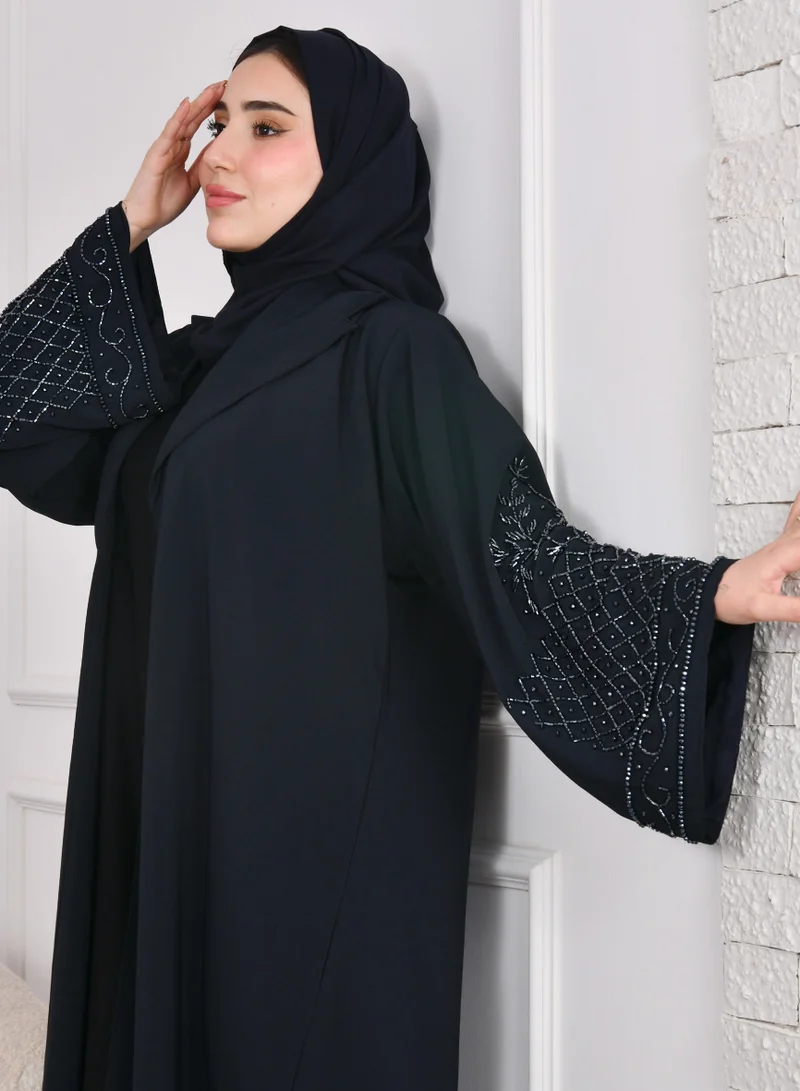 عبايات حوراء عباية ربع كلوش بياقة وكم واسع مزين بشك