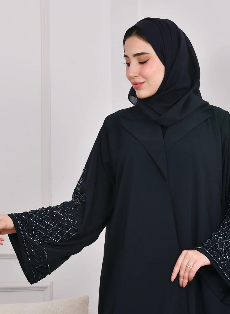 عبايات حوراء عباية ربع كلوش بياقة وكم واسع مزين بشك