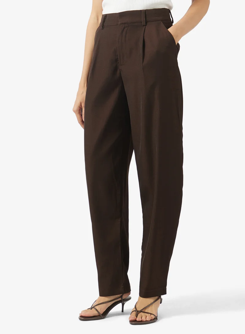 ايلا طقم بليزر وبنطلون بتصميم مخصص