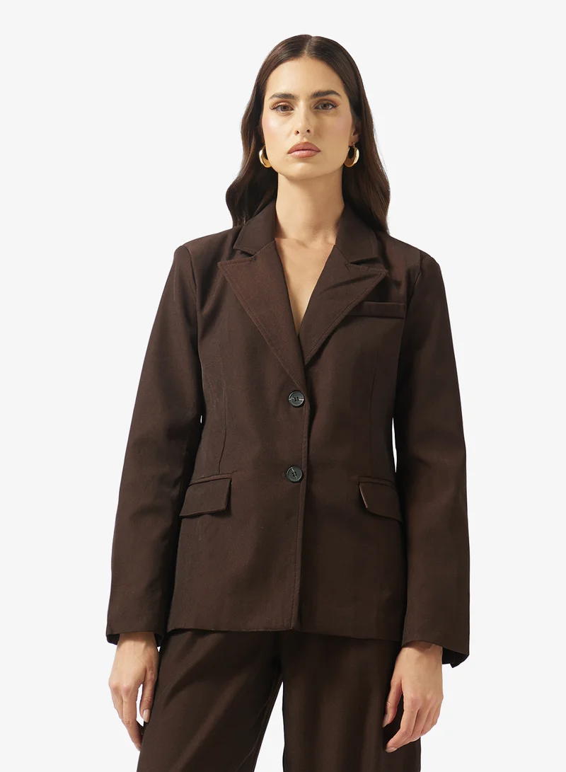 ايلا طقم بليزر وبنطلون بتصميم مخصص