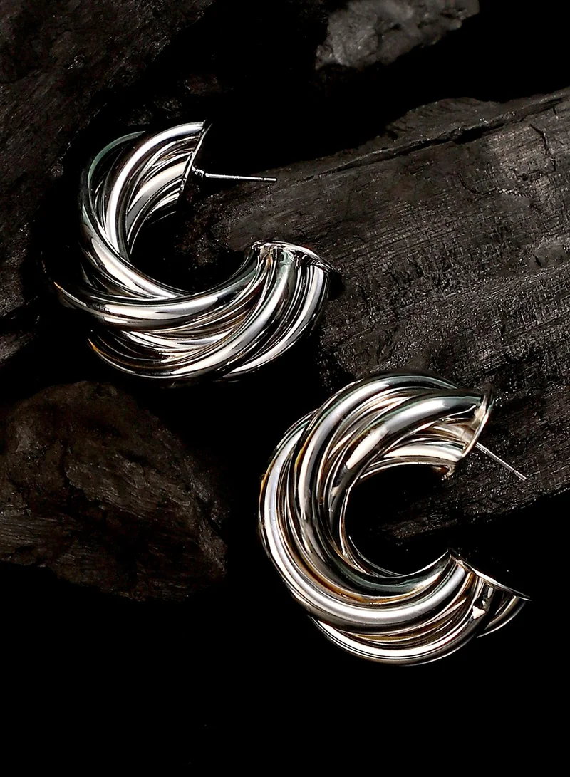 سوهي أقراط نسائية نصف دائرية سميكة بلفّة فضي معدني مقاس واحد من سبيكة معدنية بإغلاق ضاغط للمناسبات الكاجوال والسهرة