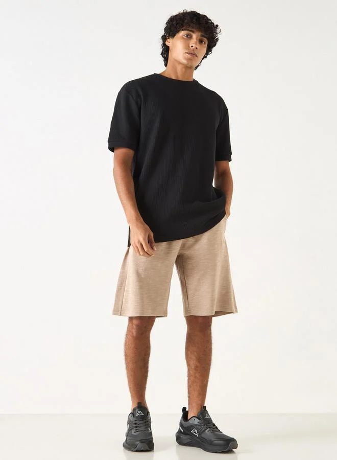 كابا شورت بارز الملمس برباط إغلاق وجيوب من كابا