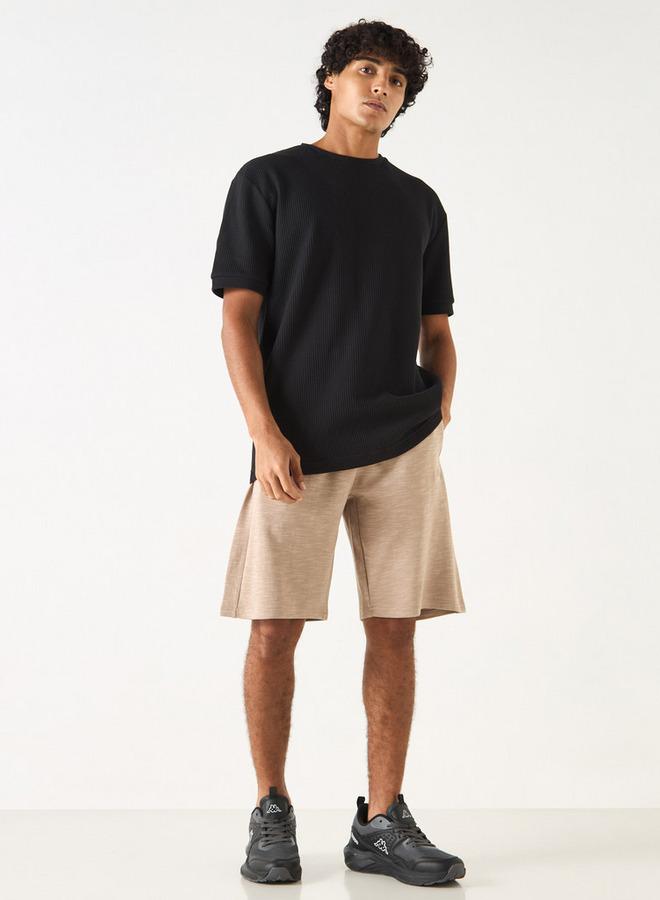 كابا شورت بارز الملمس برباط إغلاق وجيوب من كابا - Image 2