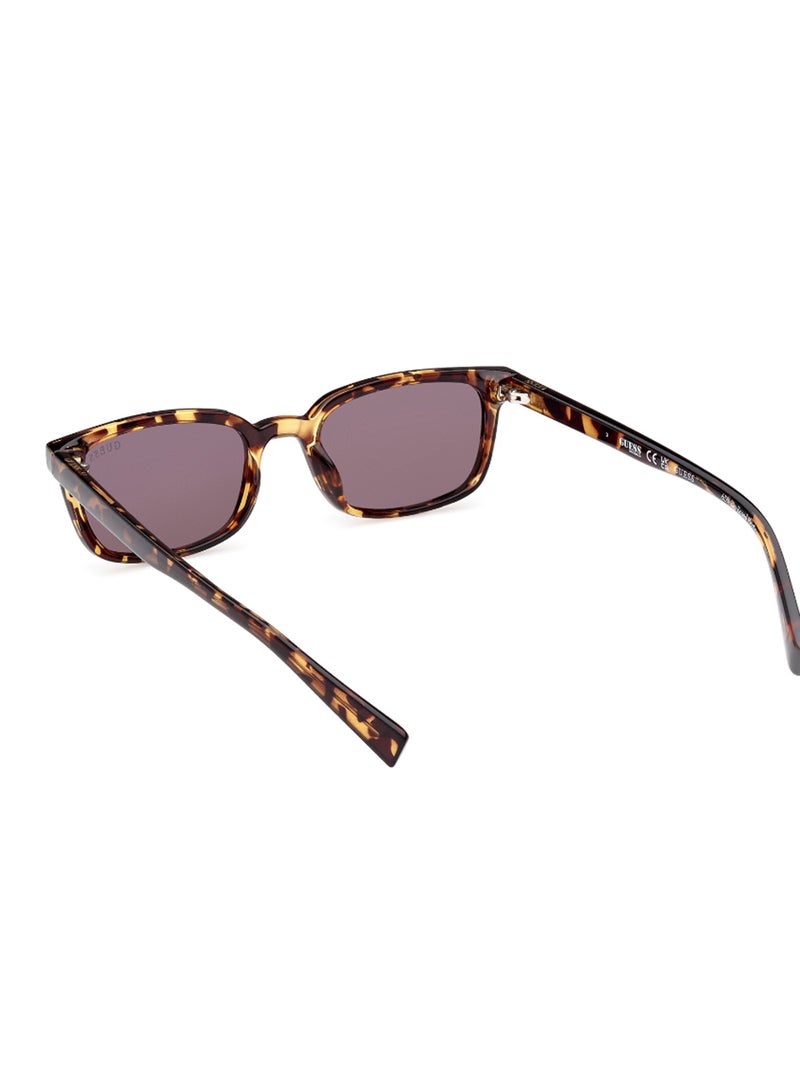 GUESS Unisex UV Protection Rectangular Shape Sunglasses - GU828452A50 - Lens Size: 50 Mm - Dark Havana - Image 3