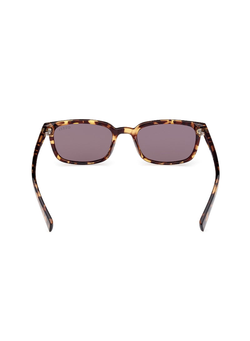 GUESS Unisex UV Protection Rectangular Shape Sunglasses - GU828452A50 - Lens Size: 50 Mm - Dark Havana - Image 4