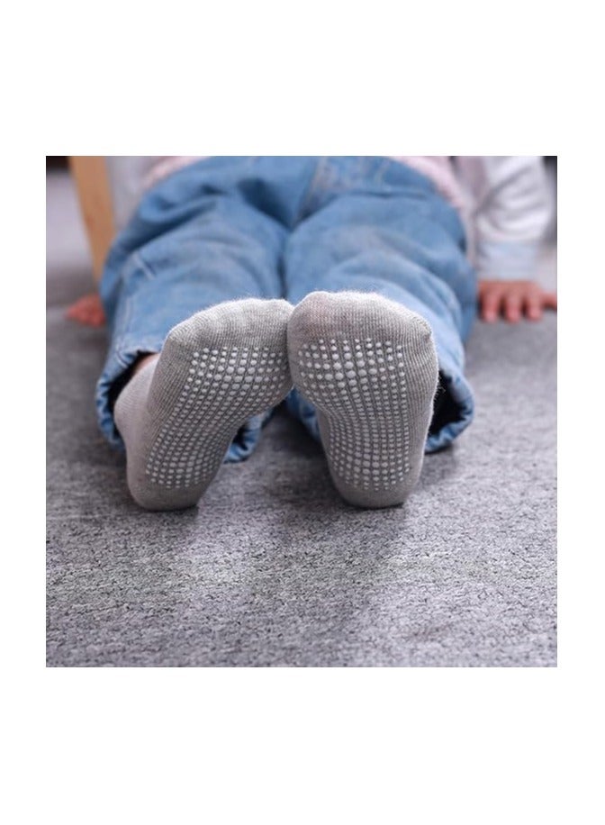 VIUAUAX جوارب بكعب صغير مطاطي منقط غير قابل للانزلاق، جوارب أطفال، جوارب أرضية بلون موحد، جوارب أطفال 12 زوجًا جوارب كاحل أطفال مضادة للانزلاق مع مقابض مانعة للانزلاق للأطفال الصغار الأولاد والبنات (12 زوجًا - أسود، أبيض، رمادي, - Image 3