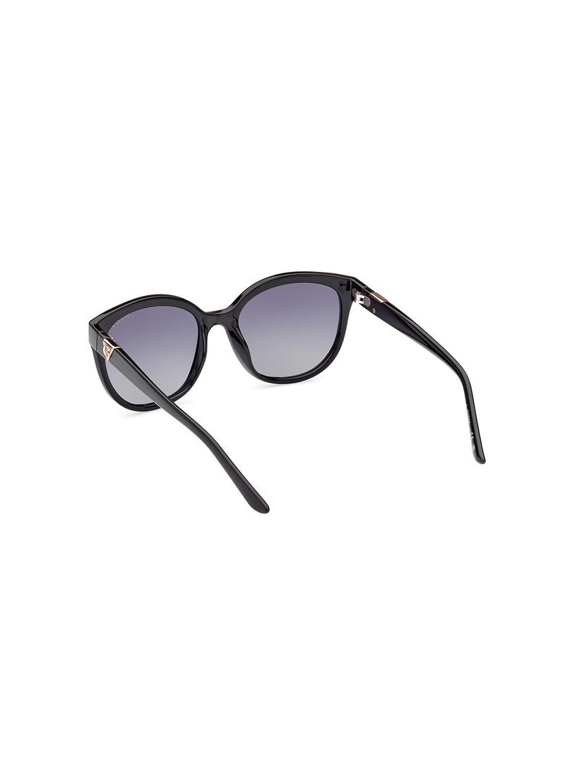 GUESS نظارة شمسية للنساء GU787701D56  - Image 3