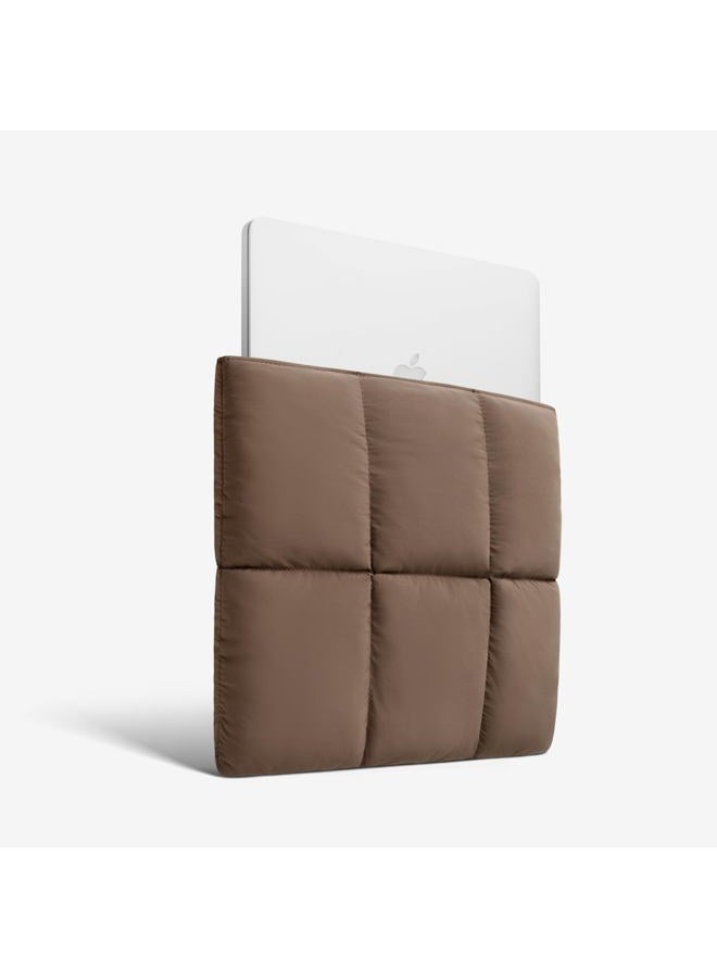 Comfyable حافظة لابتوب منتفخة 15 بوصة 16 بوصة، حقيبة حمل لابتوب مبطنة، حقيبة وسادة متوافقة مع ماك بوك إير 15 بوصة M4 2025 وماك بوك برو 16 بوصة M4 2024، بني موكا - Image 2