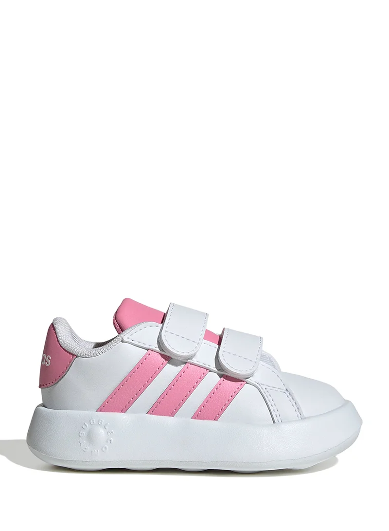 adidas حذاء جراند كورت . للأطفال الرضع
