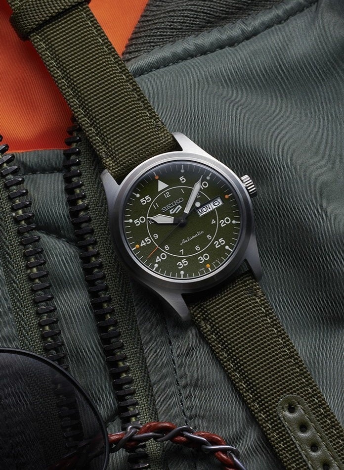 سيكو 5 Sports Automatic Men's Watch SRPH29, 39.4 mm Green Dial, Stainless Steel Case, Green Nylon Strap, 100 m WR - Image 3