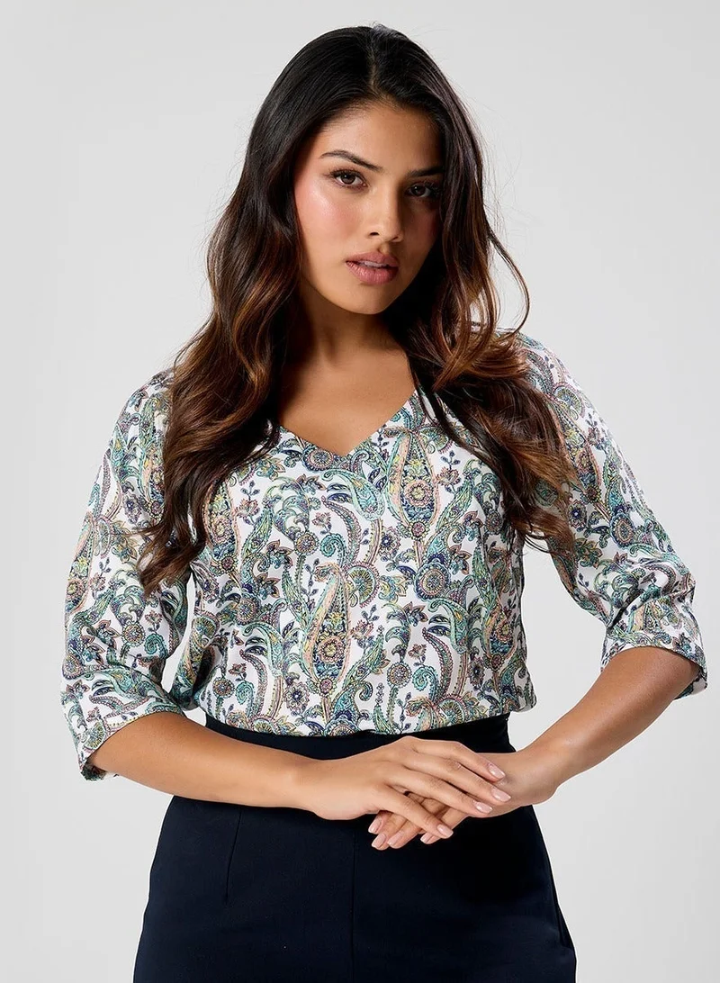 Zigzag Green  Printed Half Sleeve Vneck Top