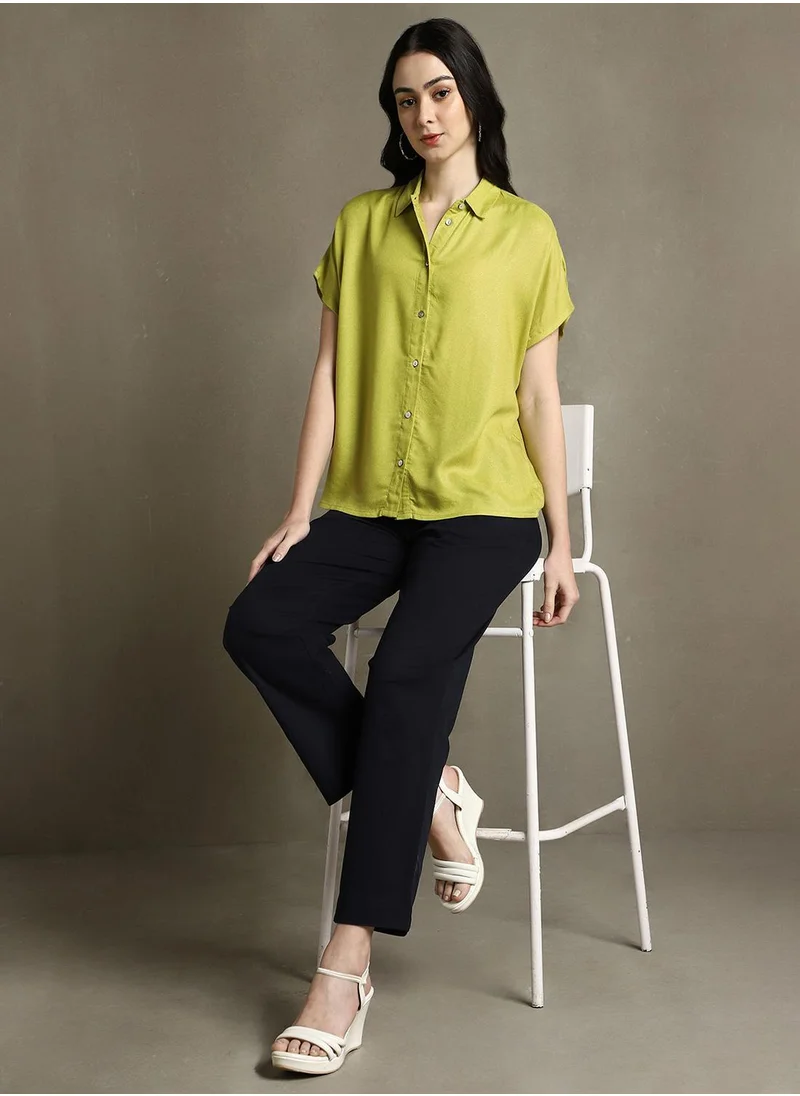 دينيس لينغو Women's Apple Green 100% Rayon Solid Button Down Oversized Shirt