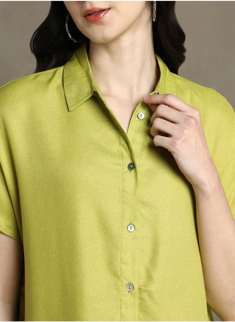 Dennis Lingo Women's Apple Green 100% Rayon Solid Button Down Oversized Shirt  - Image 4