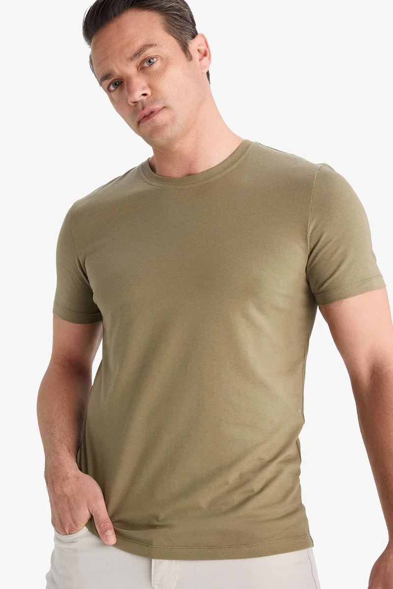 DeFacto Slim Fit Crew Neck Flexible Fabric T-Shirt