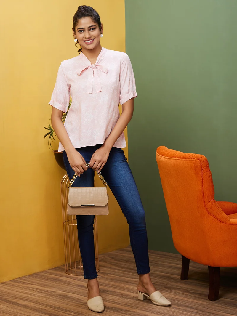 globus Women Pink Floral Printed Tie-Up Neck Top