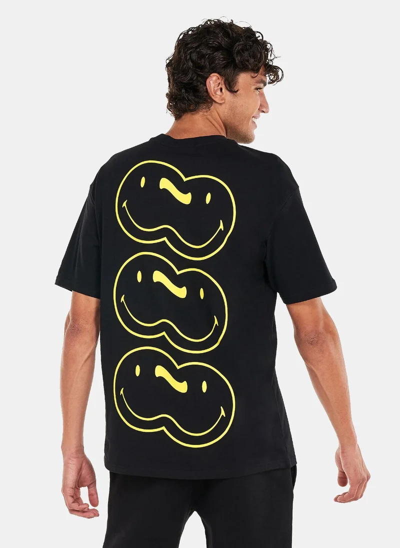 NEW ERA Men's Smiley Double Logo T-Shirt